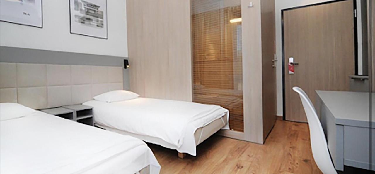 وارسو 404 Rooms Wolska Apartament المظهر الخارجي الصورة